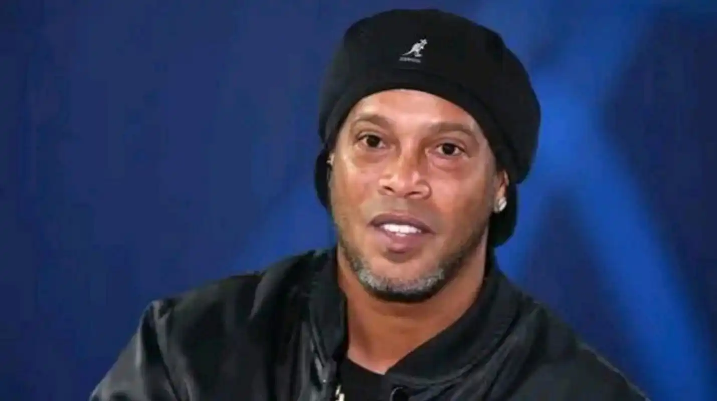 同时保持对 同时保持对